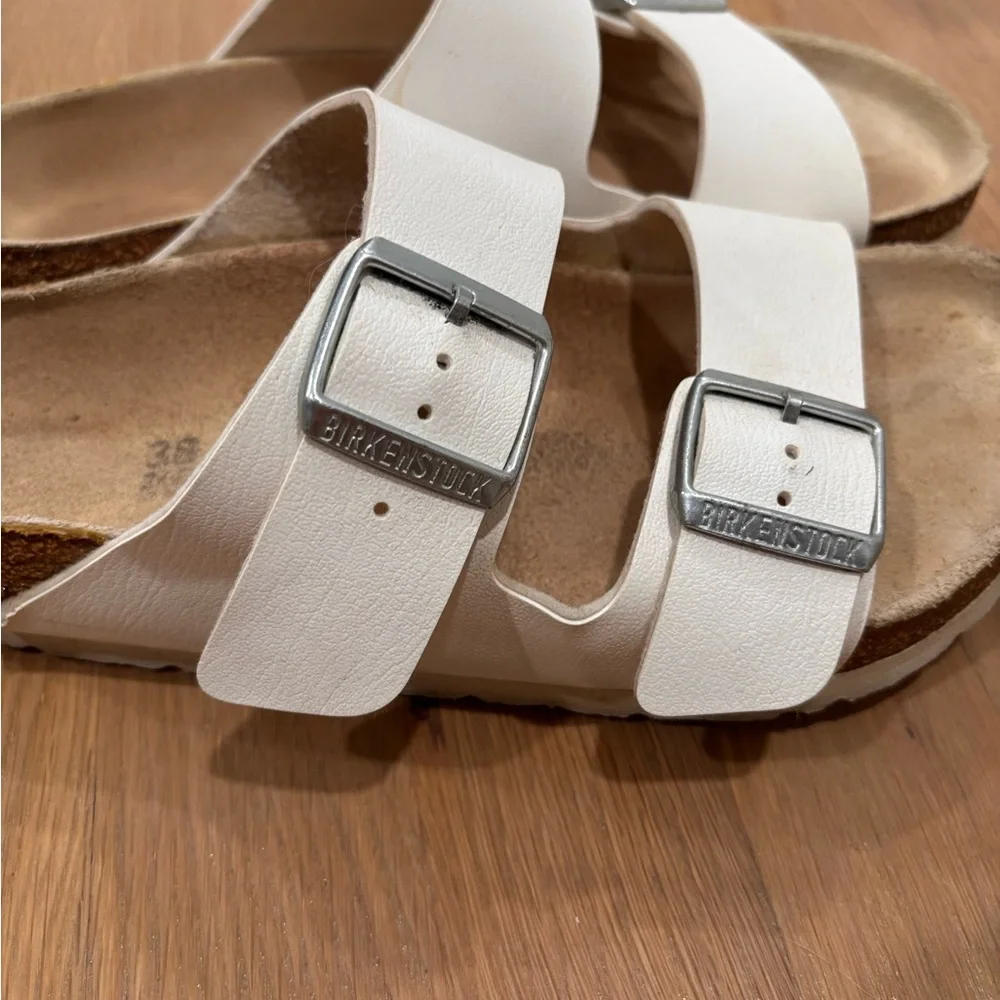 Birkenstock Women's White Arizona Buckle Sandals - Picture 3 of 3